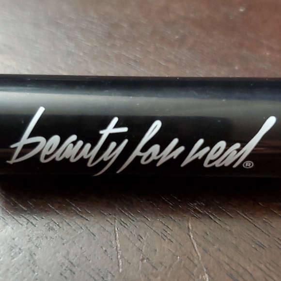 Beauty for real lip balm - Picture 4 of 5